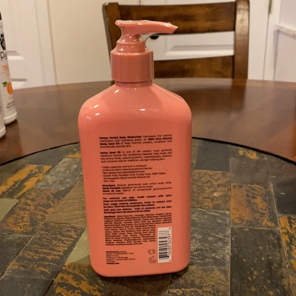 Hempz Sweet Jasmine Rose Smoothing Body Moisturizer 17 oz